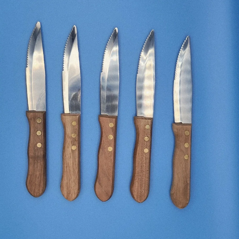 Wooden Handle Jumbo Serrated Steak Knives unbranded - set of‎ eleven